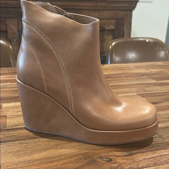 Chocolat Blu Tan Leather Wedge Booties - Picture 1 of 9